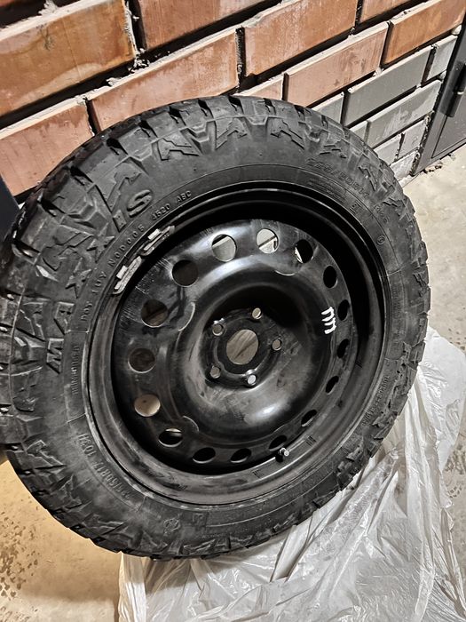 Продам Шины на дисках 4 шт комплект
