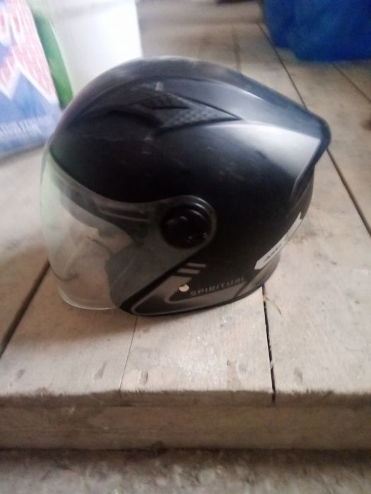 moto skuter kaska