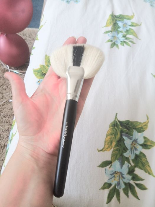 Продам кисти для макияжа
