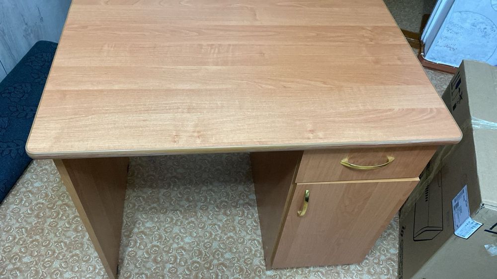 Стол и стулья стол для офиса