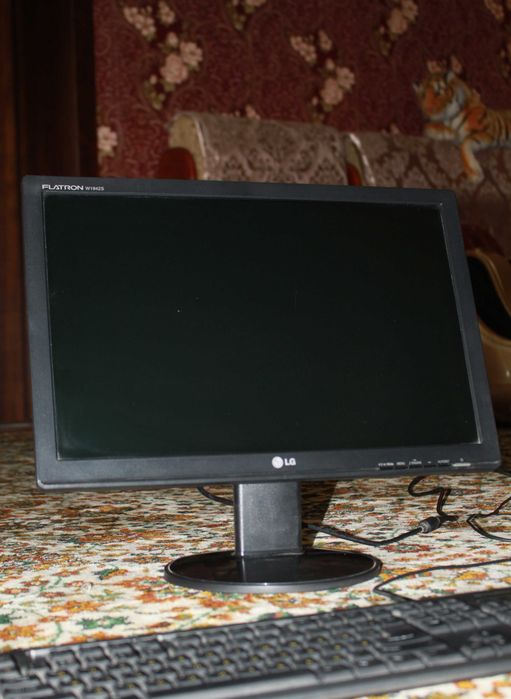 Монитор LG  сотилади, FLATRON W1942S
