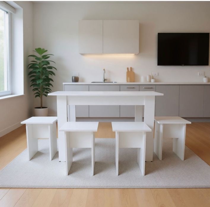 Стол с табуретками