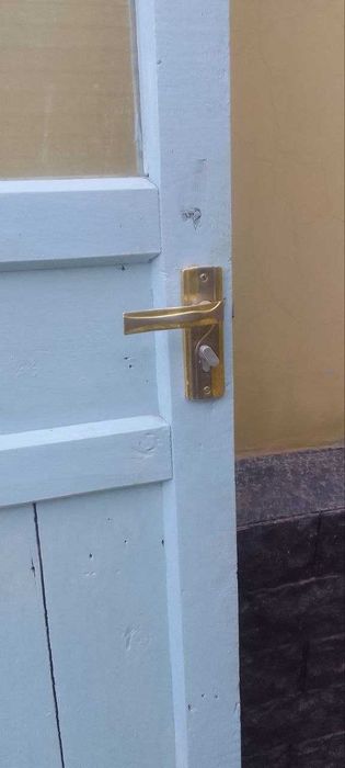 Деревянные двери, Б/У  тахта эшик сотилади.