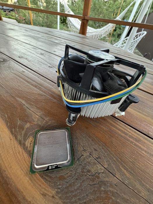 Продам intel Pentium 4 + кулер от intel для него