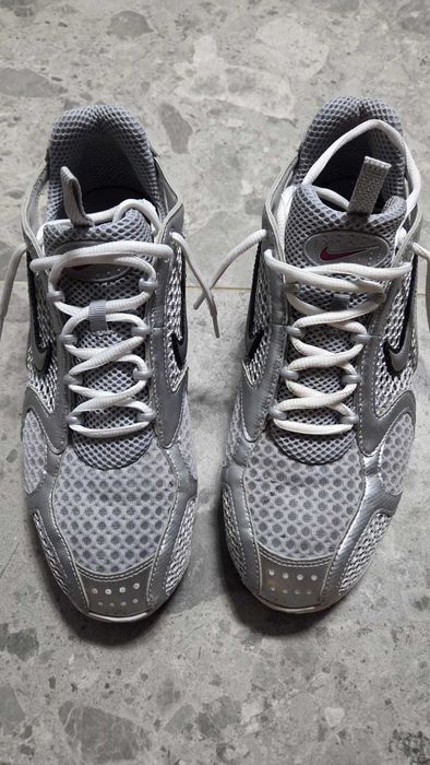 Adidași nike,mărimea 43,culoare gri argintiu,in stare bună