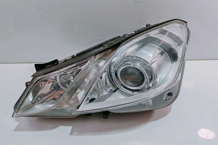 Far Stanga Xenon  Hella Coupe A2078204361KZ Mercedes-Benz E-Class W21