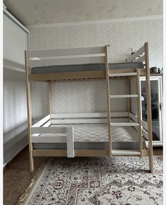 Кровать двухъярусная