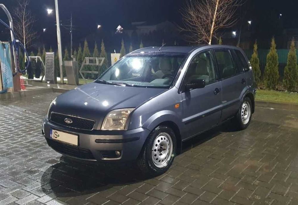 Vand masina pentru rabla 3200 RON (Ford Fusion 2003 defect)