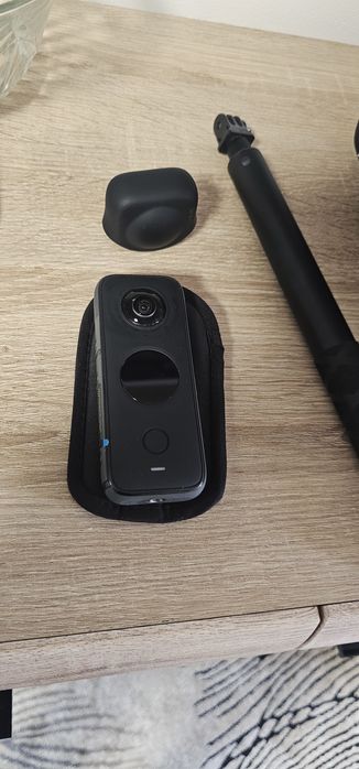Vând insta 360 x2