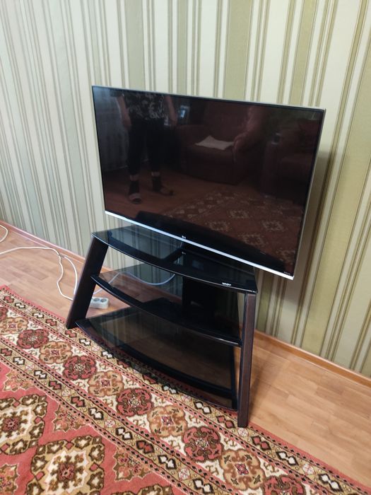 Тумба под ЖК телевизор