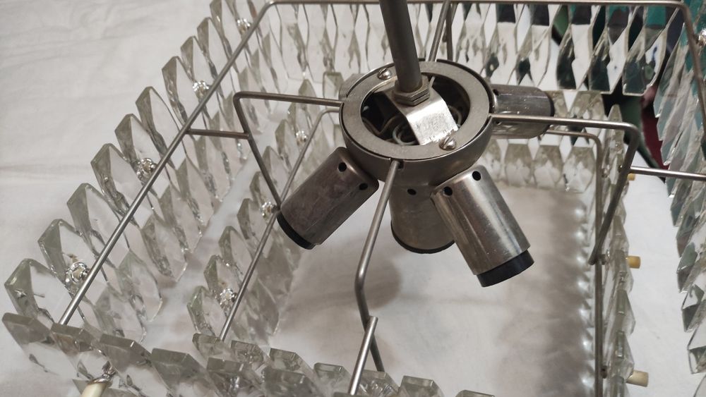 Продам люстру хрустальное стекло