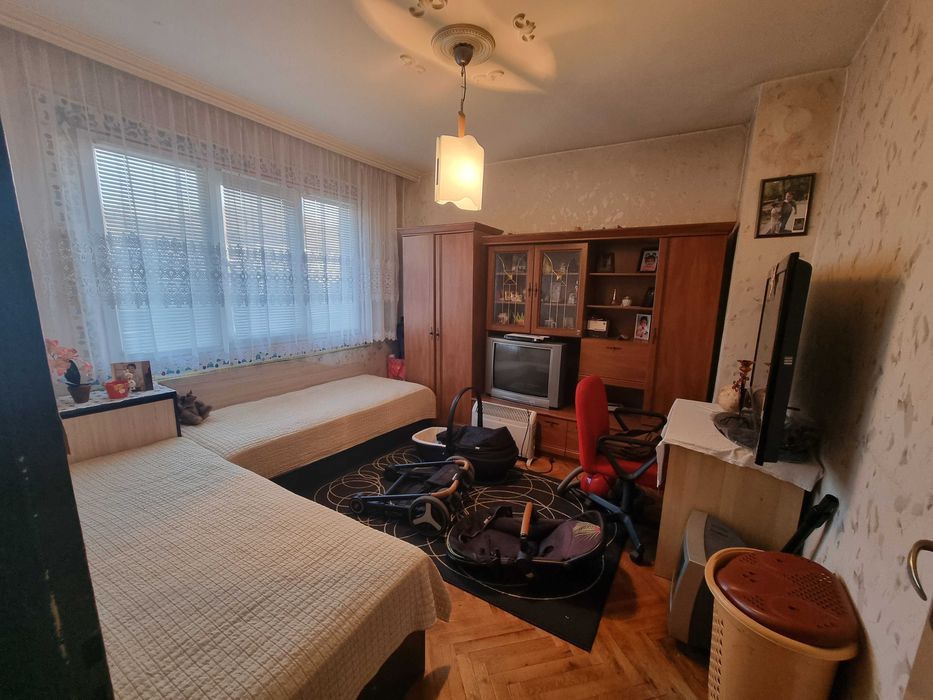 Продава се Тристаен апартамент в Благоевград, Еленово 2 - 84 кв.м за 773 €/кв.м - Снимка #2
