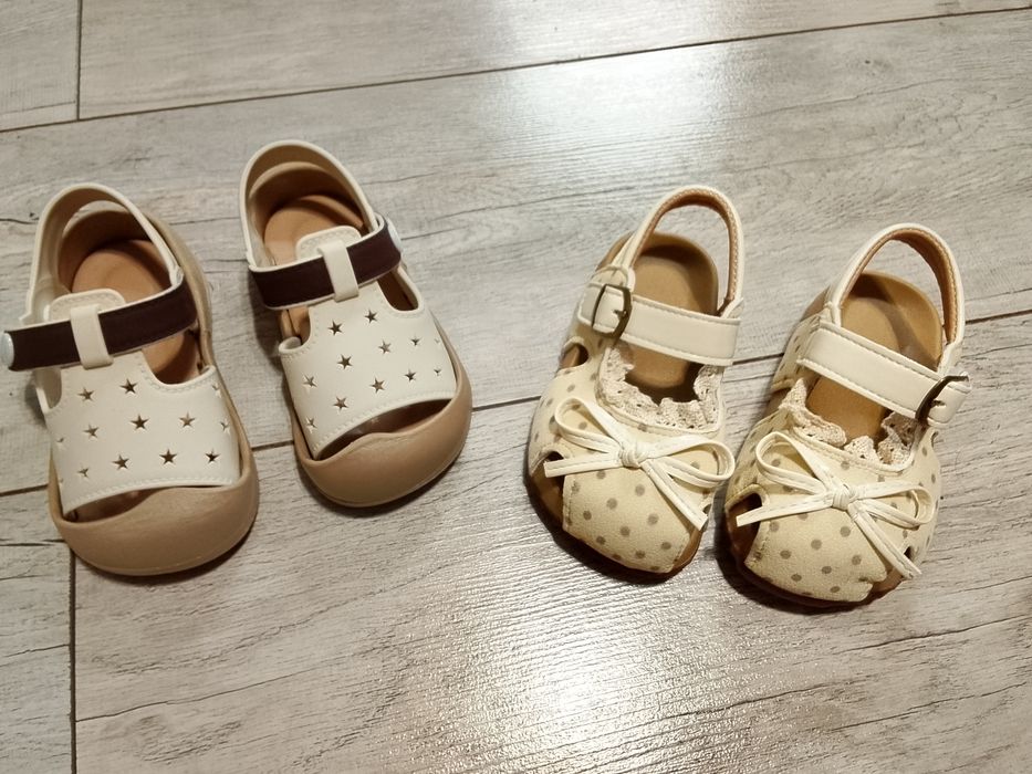 Продам новые две пары сандалий.Р 22