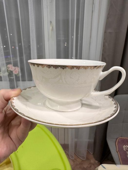 Набор чашек с блюдцами