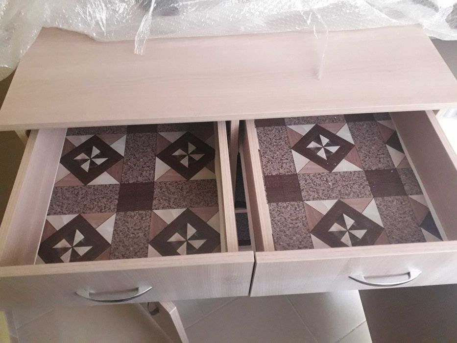 Шкафове чисто нови