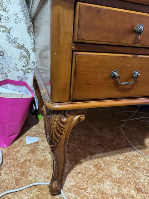 Кабинетный стол