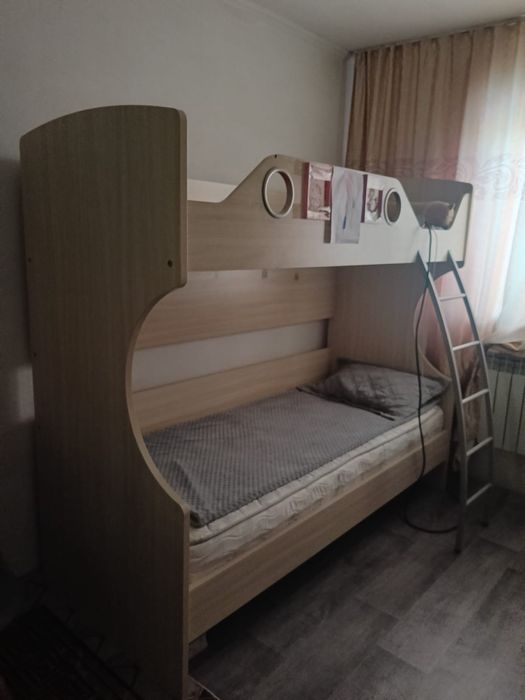 Продам кровать двух ярусный.