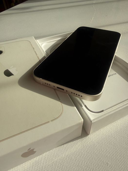 iPhone 13, 128GB в ОТЛИЧНО състояние! Бял