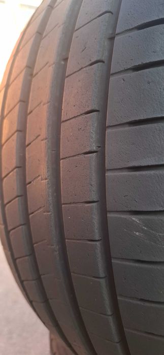 2бр. 225/40/18 Goodyear 6mm грайфер, дот 24г. Безплатен монтаж