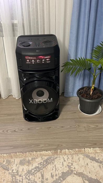 Колонка черный LG Xboom