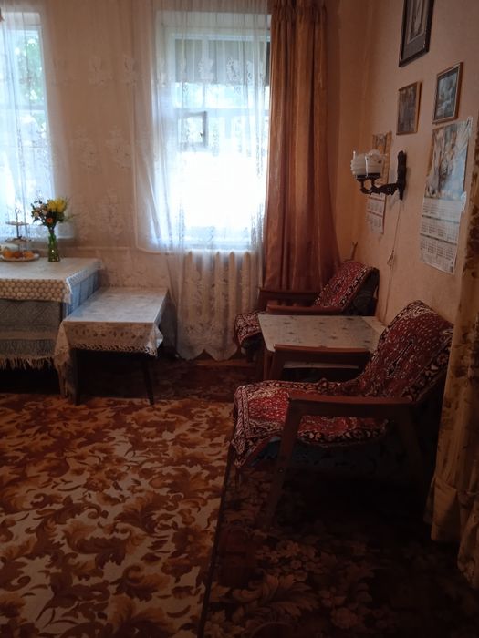 Продам дом с времянкой и участком