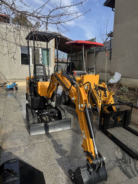 Miniexcavator si minivola noi