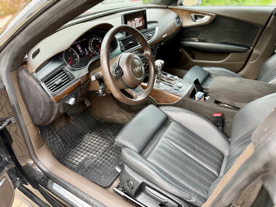 Audi A7 3.0d  245cp/ Paket Rs7 /Matrix/ 12.999€ /Rate