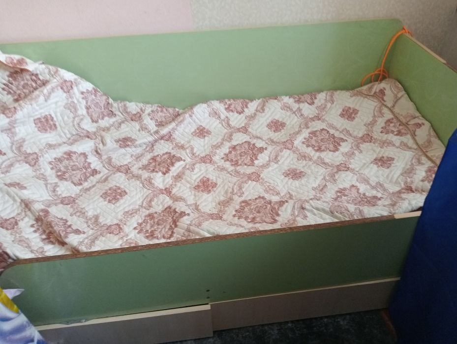Детский кравать б/у