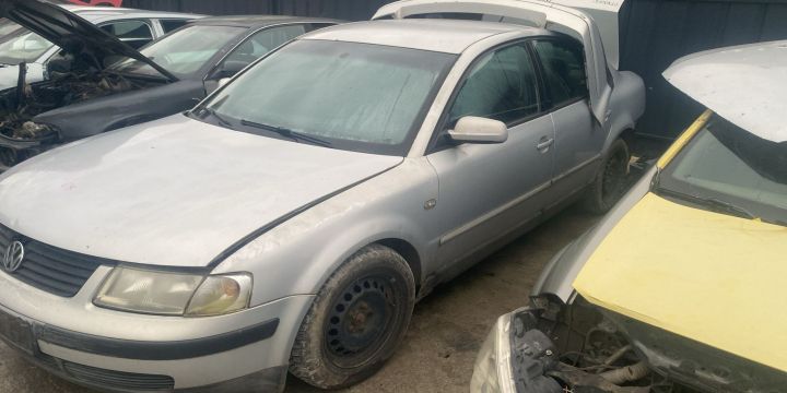 Bara fata Volkswagen VW Passat B5