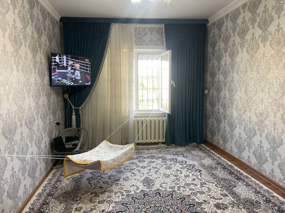 Продаётся своя 1.ком квартира сергели куйлук 5 массив ор-тр мет колеж