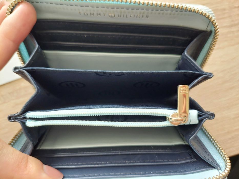 TOMMY HILFIGER Оригинално дамско портмоне