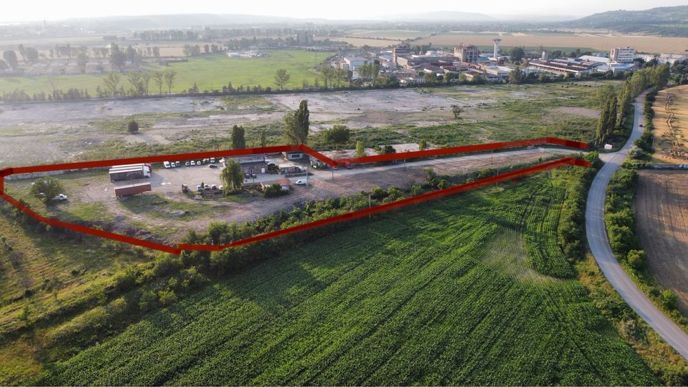 Vand proprietate industriala teren + hala + birouri Bucov aproape