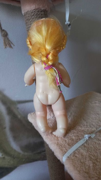 Кукла с закрывающимся глазами