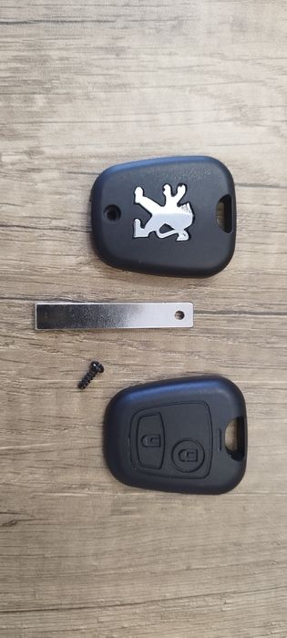 Нови ВИСОКОКАЧЕСТВЕННИ КУТИЙКИ за ключ Пежо Peugeot 206 307