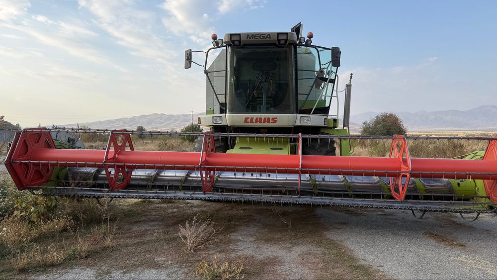 Комбайн Claas Mega 350
