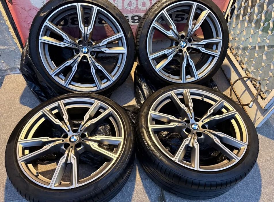 Гуми с джанти BMW G05 X5 M50 22.цола