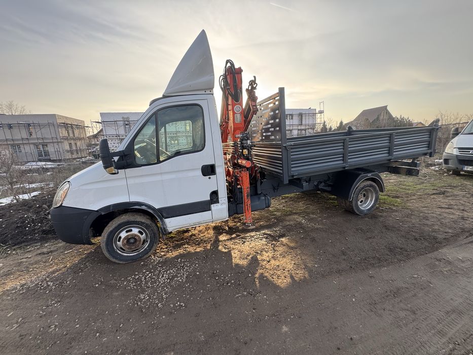 Macara autoutilitara transport basculabil