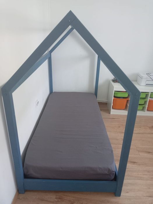 Vând pat pentru copii.