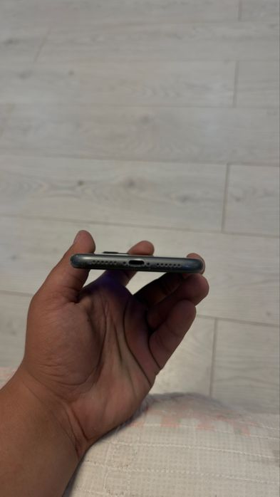 Продам айфон iphone 11