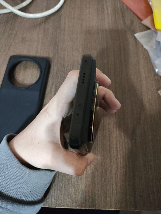 Продаю Xiaomi 13 ultra СРОЧНО!