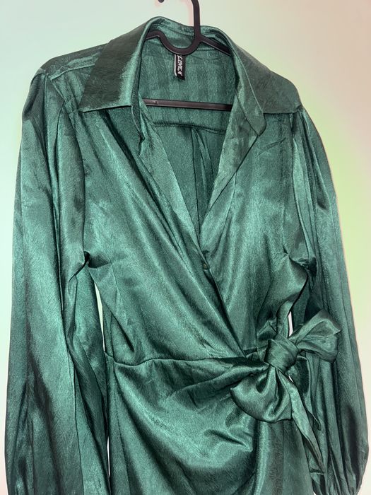 Чисто нова рокля в масленозелно