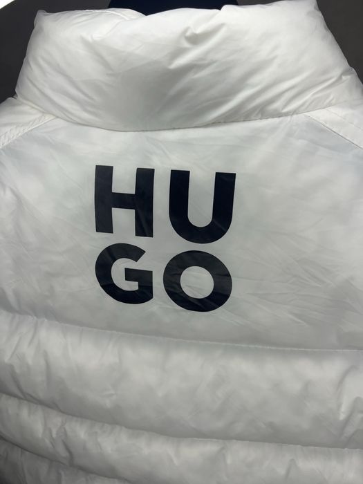 Vesta Hugo Boss ,noua cu eticheta!