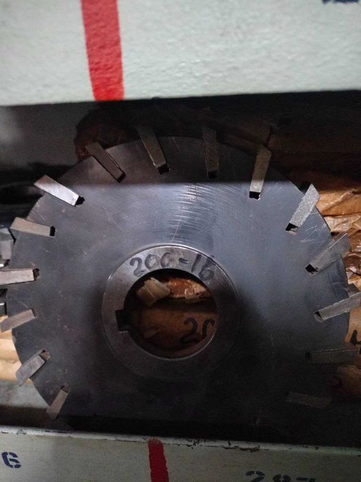 Фреза дисковая с пластинами