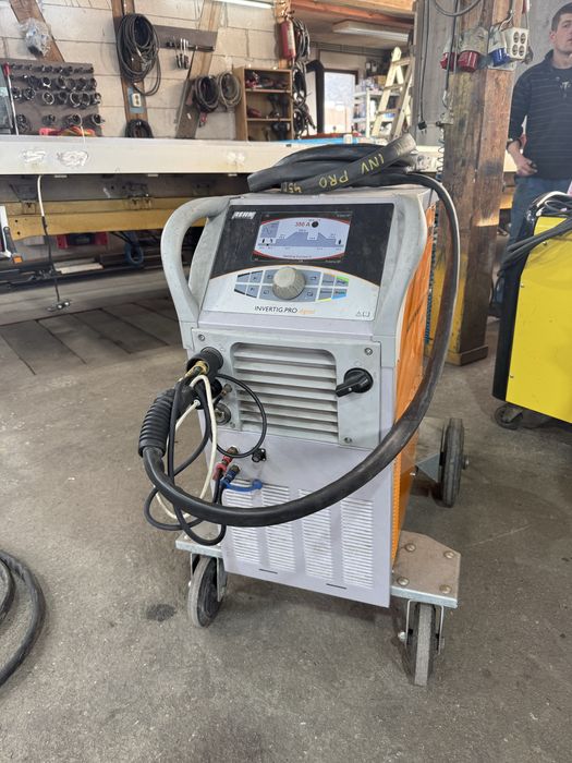 Aparat de sudura AC/DC