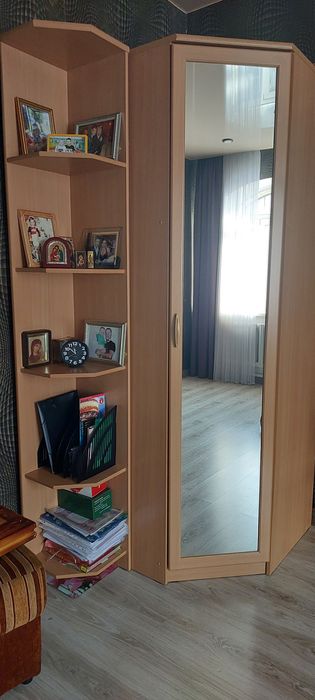 Продам шкаф угловой .