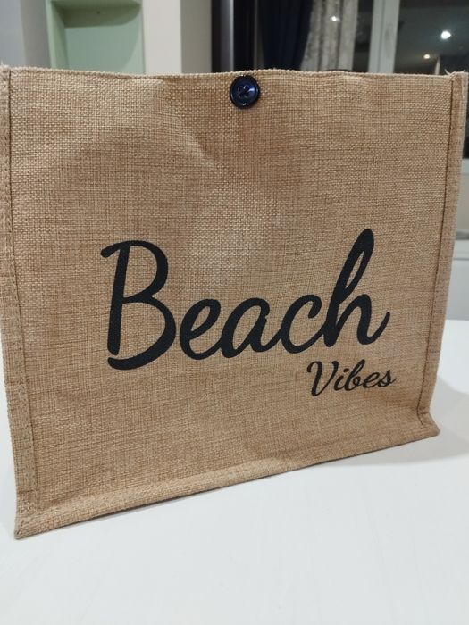 Плажна чанта плетена