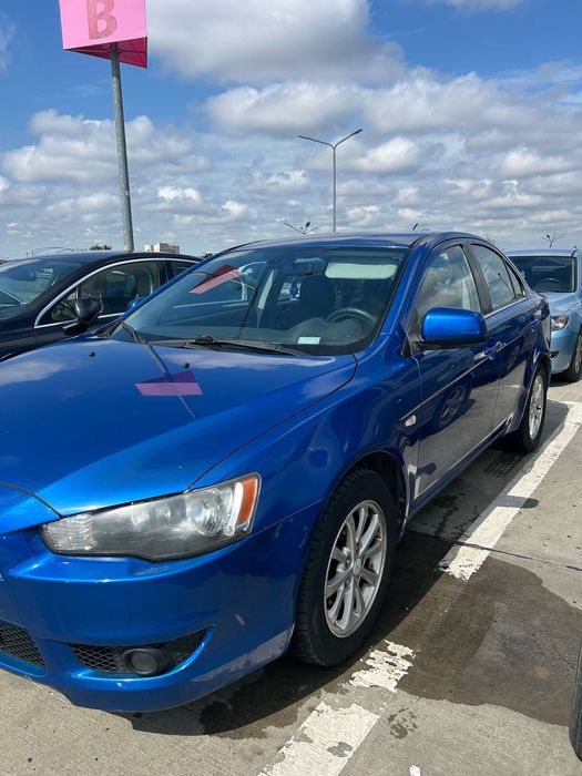 Vând Mitsubishi Lancer