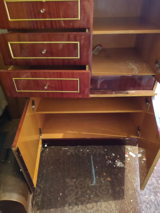 Шкаф шефанериде бар 40000 тенге