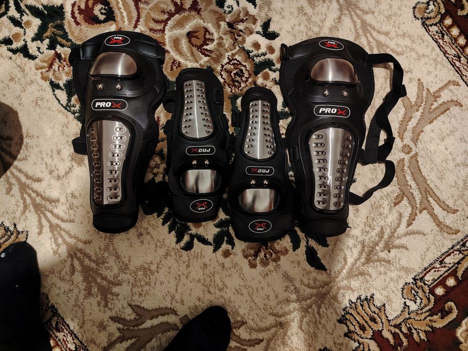 Шлем, перчатки для мотоциклов