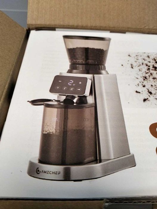 Електрическа кафемелачка с подвижен държач за портафилтър и контейнер